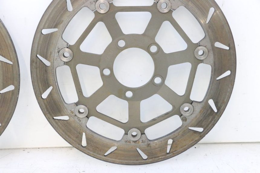 photo de COPPIA DISCO FRENO ANTERIORE KAWASAKI ZZR 600 (1995 - 2004) - Dettagli dei punti di fissaggio