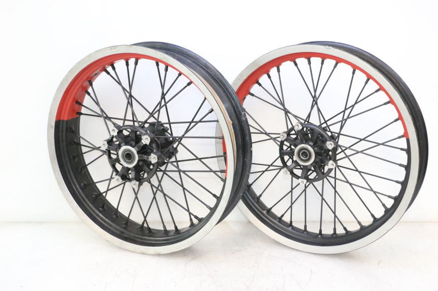 photo de COPPIA CERCHI HM HONDA CRM DERAPAGE RR 50 (2006 - 2017) - Vista principale