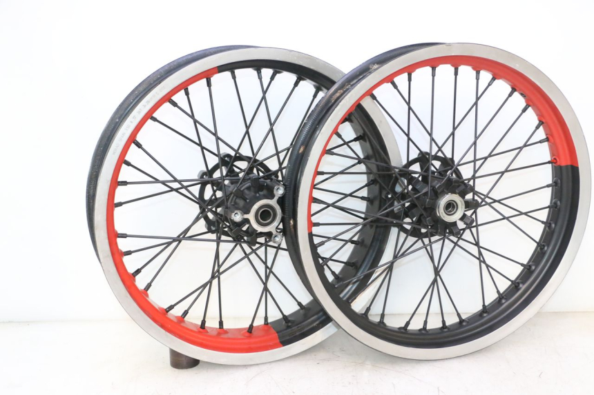 photo de COPPIA CERCHI HM HONDA CRM DERAPAGE RR 50 (2006 - 2017) - Dettaglio del componente