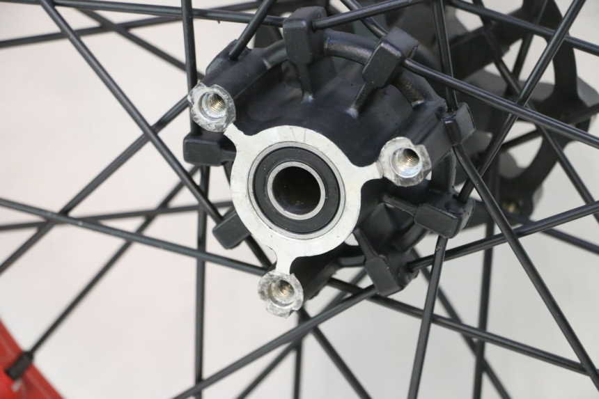 photo de COPPIA CERCHI HM HONDA CRM DERAPAGE RR 50 (2006 - 2017) - Caratteristiche distintive