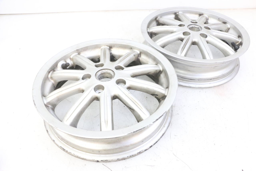 photo de COPPIA DI CERCHI PIAGGIO MP3 LT 300 (2010 - 2016) - Altra angolazione