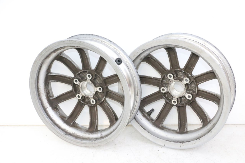 photo de CERCHIO DI COPPIA PIAGGIO MP3 LT 300 (2010 - 2016) - Dettagli dei punti di fissaggio