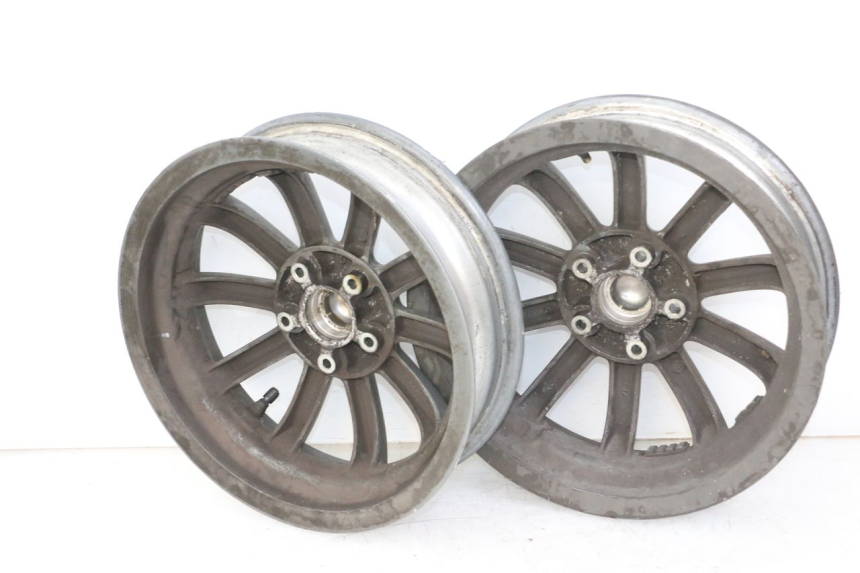 photo de COPPIA CERCHI PIAGGIO MP3 125 (2006 - 2014) - Dettagli dei punti di fissaggio