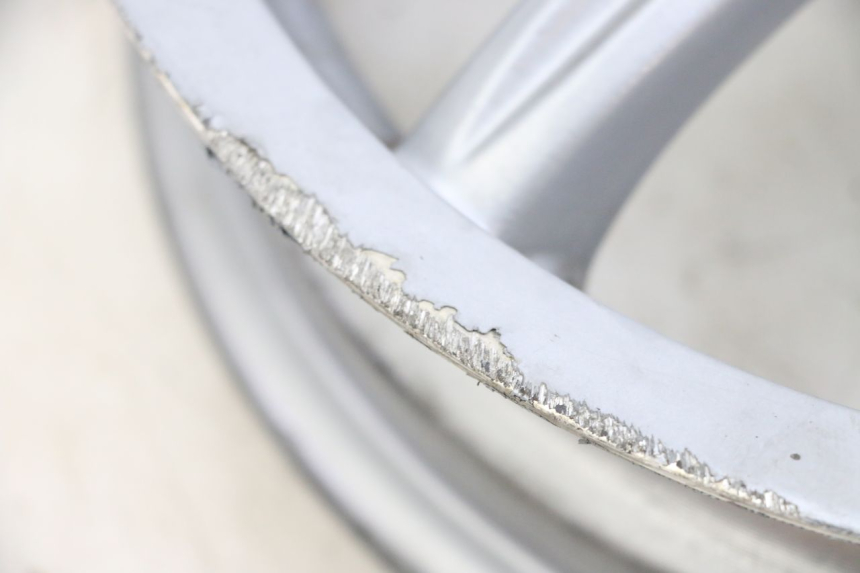 photo de COPPIA CERCHI PIAGGIO MP3 RL 250 (2006 - 2010) - Primo piano tecnico