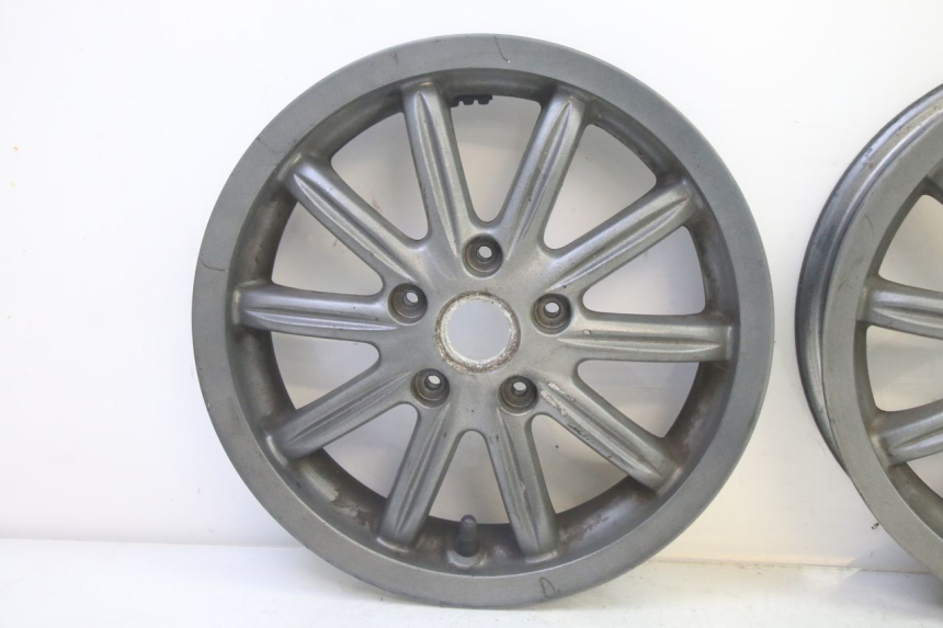 photo de COPPIA CERCHI PIAGGIO MP3 125 (2006 - 2014) - Zoom sui componenti