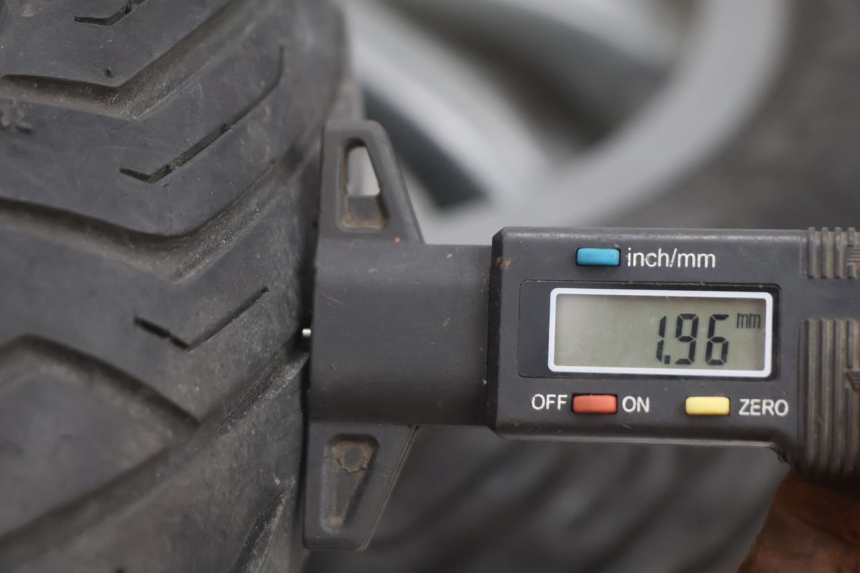 photo de COPPIA CERCHI PIAGGIO MP3 125 (2006 - 2014) - Marcature e riferimenti originali