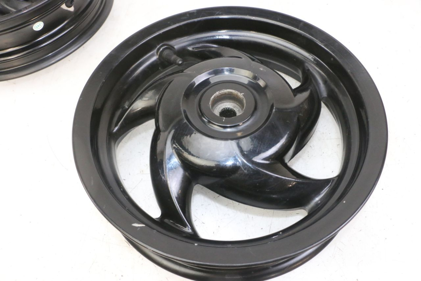 photo de COPPIA CERCHI PIAGGIO NEW TYPHOON 50 (2018 - 2021) - Ricambio usato controllato