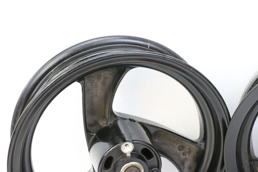 photo de COPPIA CERCHI PEUGEOT ELYSTAR 50 (2002 - 2014) - Zoom sui componenti