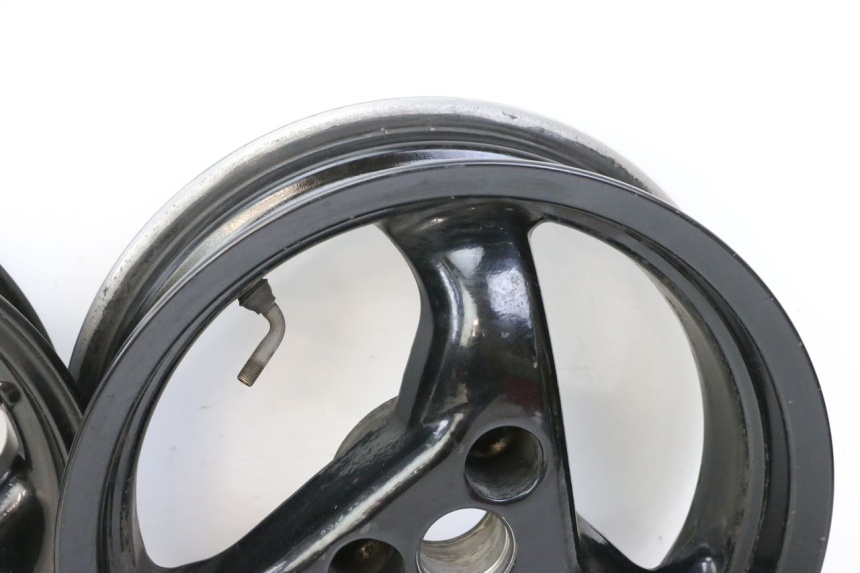 photo de COPPIA CERCHI PEUGEOT ELYSTAR 50 (2002 - 2014) - Focus sulla struttura