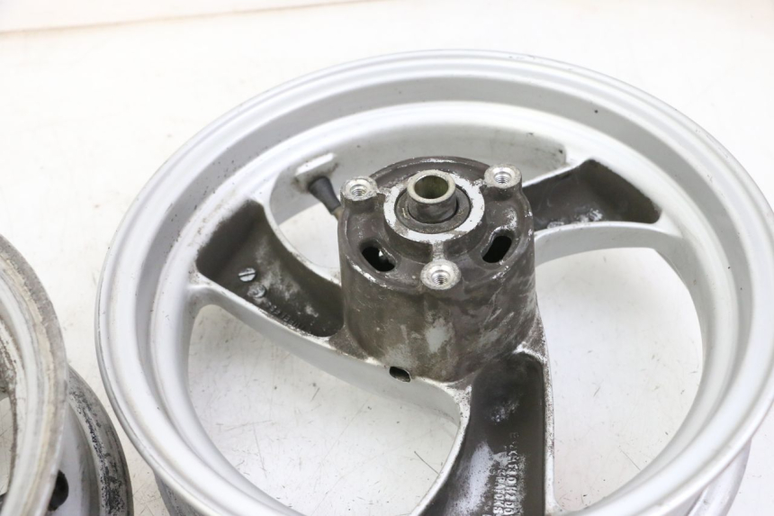 photo de COPPIA CERCHI PEUGEOT ELYSTAR 50 (2002 - 2014) - Vista d'insieme del prodotto