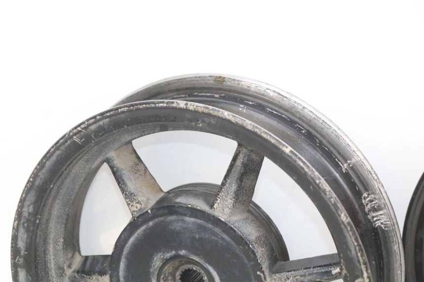 photo de CERCHIO DI COPPIA TNT MOTOR ROMA 10' 4T 50 (2019 - 2022) - Caratteristiche distintive