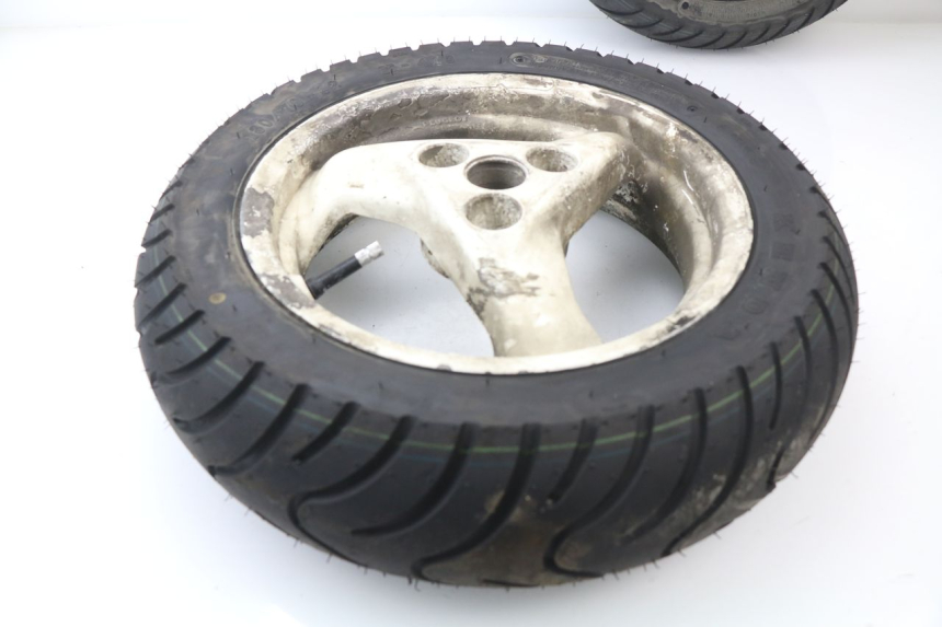 photo de COPPIA CERCHI PEUGEOT SPEEDFIGHT LC 50 (1996 - 2002) - Primo piano ad alta risoluzione