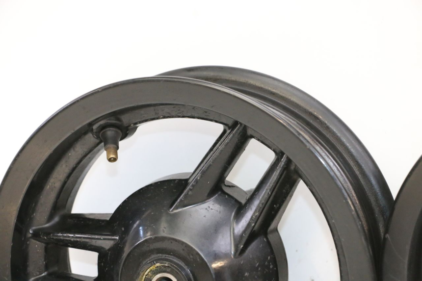 photo de COPPIA CERCHI PEUGEOT STREETZONE I 2T 50 (2018 - 2020) - Ricambio usato controllato