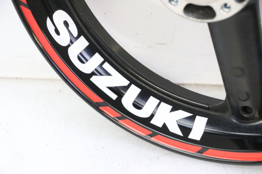 photo de COPPIA CERCHI SUZUKI SV S 650 (2003 - 2009) - Caratteristiche distintive