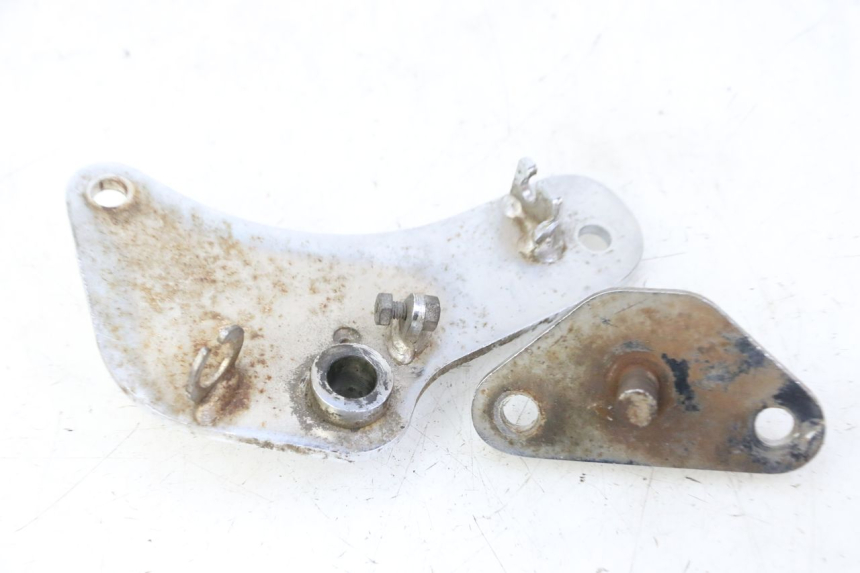 photo de PEDANA ANTERIORE SUPPORTO HYOSUNG GV AQUILA 125 (2000 - 2009) - Zoom sullo stato d'uso