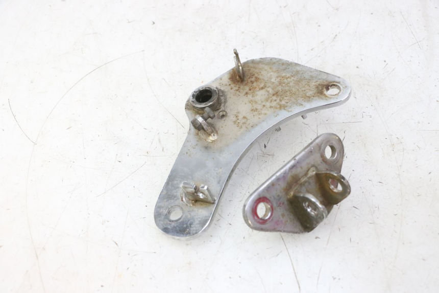 photo de PEDANA ANTERIORE SUPPORTO HYOSUNG GV AQUILA 125 (2000 - 2009) - Vista d'insieme del prodotto