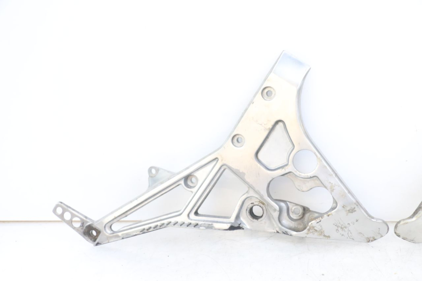 photo de COPPIA DI PIASTRE PER PEDANE ANTERIORI YAMAHA FJ 3CX 1200 (1986 - 1996) - Primo piano ad alta risoluzione