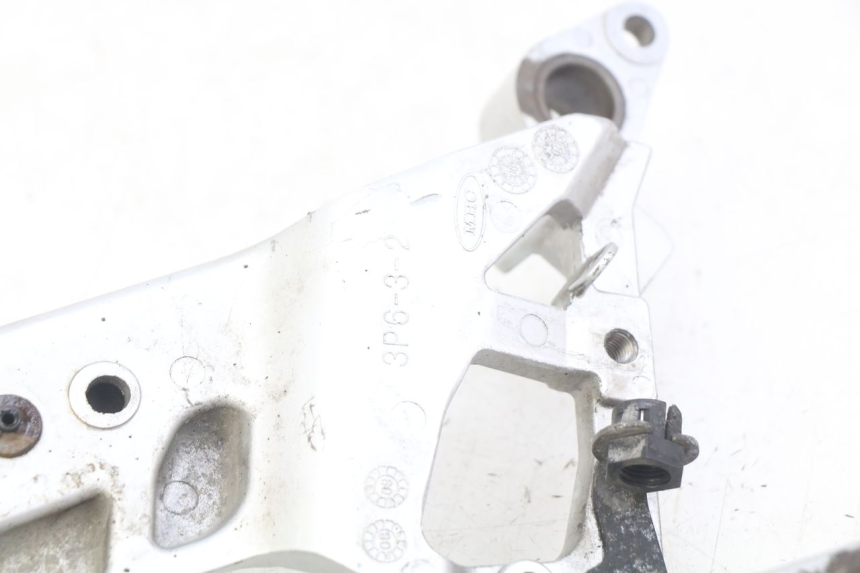 photo de COPPIA DI PIASTRE PER PEDANE ANTERIORI YAMAHA FJR ABS 1300 (2006 - 2012) - Altra angolazione