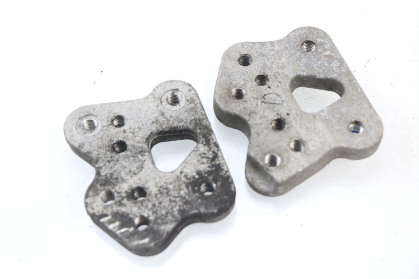 photo de COPPIA PLATINE PER PIEDI ANTERIORI SUZUKI GSX-R GSXR 600 (2008 - 2010) - Dettaglio del componente