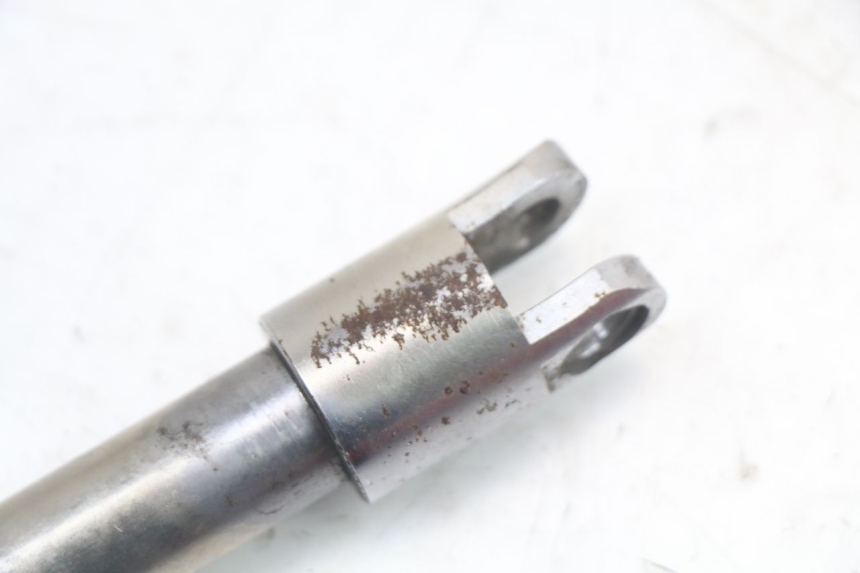 photo de PEDANA ANTERIORE SUPPORTO HARLEY DAVIDSON SPORTSTER XL CUSTOM 883 (1999 - 2006) - Primo piano tecnico