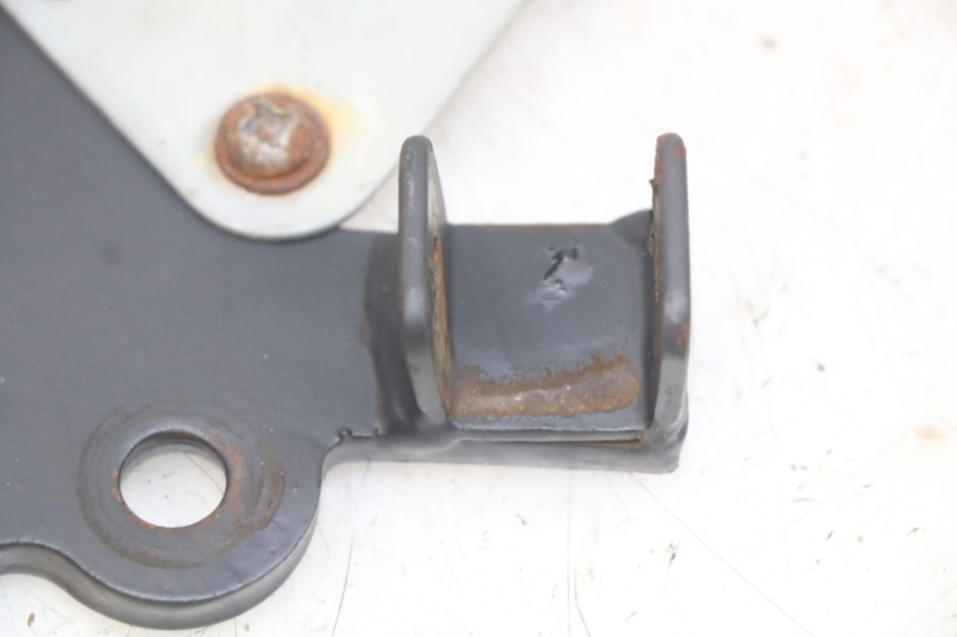 photo de COPPIA DI PIASTRE DI SUPPORTO PEDALE ANTERIORE YAMASAKI RAPTOR 50 (2013 - 2018) - Dettaglio del componente
