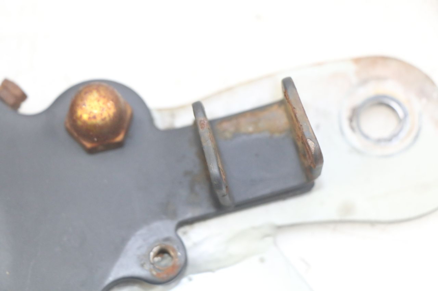 photo de COPPIA DI PIASTRE DI SUPPORTO PEDALE ANTERIORE YAMASAKI RAPTOR 50 (2013 - 2018) - Zoom sullo stato d'uso