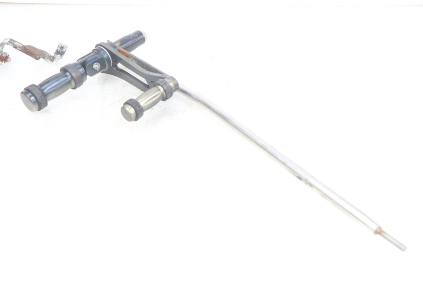 photo de PAIA DI PEDANE DI SUPPORTO ANTERIORI DAELIM VL DAYSTAR 125 (2000 - 2011) - Marcature e riferimenti originali