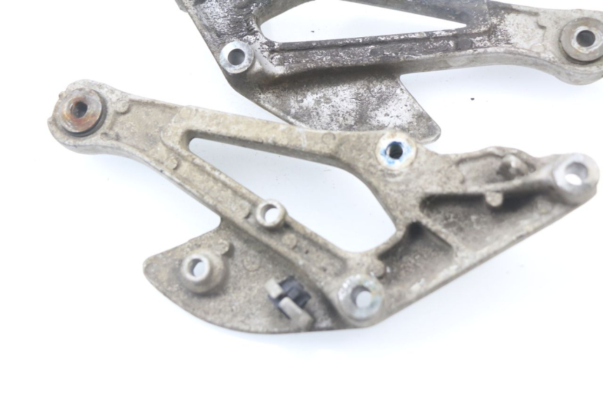 photo de Coppia di piastre poggiapiedi anteriori YAMAHA XJ600 XJ DIVERSION 600 (1992 - 1997) - Dettaglio del componente