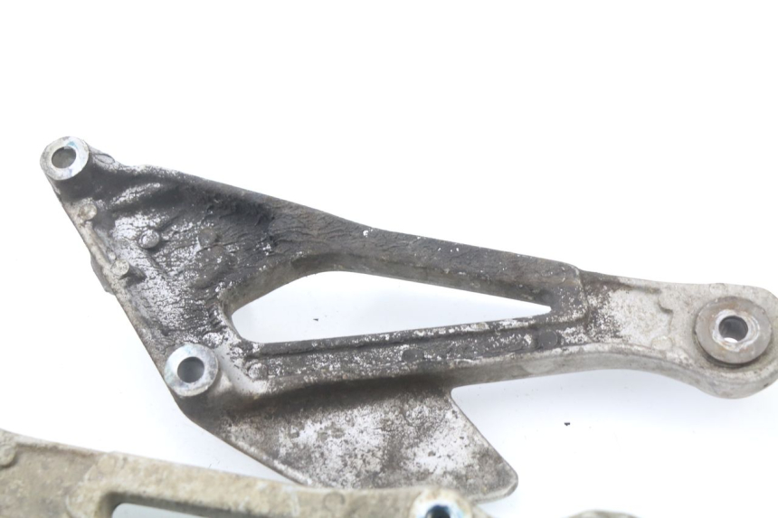 photo de Coppia di piastre poggiapiedi anteriori YAMAHA XJ600 XJ DIVERSION 600 (1992 - 1997) - Zoom sullo stato d'uso