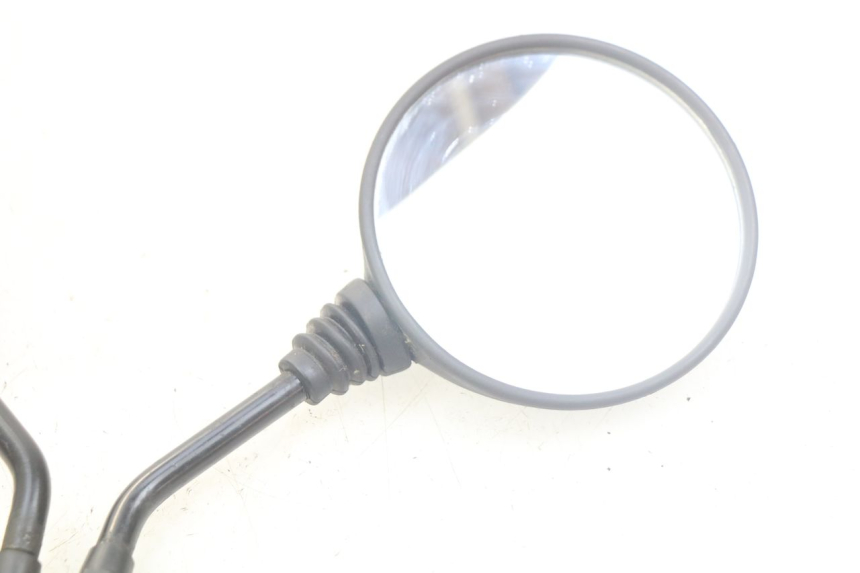 photo de COPPIA SPECCHIETTI KYMCO AGILITY RS 4T 50 (2009 - 2013) - Zoom sullo stato d'uso