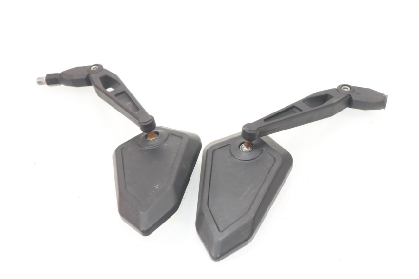 photo de COPPIA SPECCHIETTI HONDA CBF 500 (2004 - 2007) - Zoom sullo stato d'uso