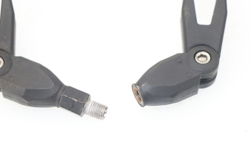 photo de COPPIA SPECCHIETTI HONDA CBF 500 (2004 - 2007) - Altra angolazione