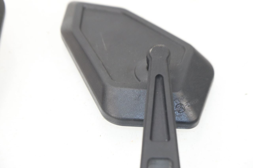 photo de COPPIA SPECCHIETTI HONDA CBF 500 (2004 - 2007) - Primo piano tecnico