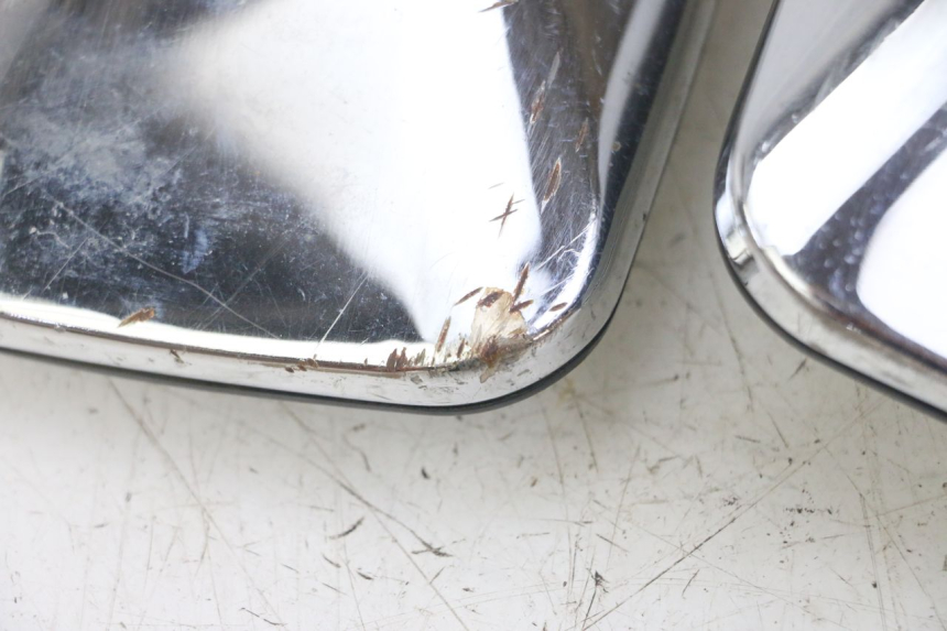 photo de COPPIA SPECCHIETTI HONDA CBF 500 (2004 - 2007) - Dettagli dei punti di fissaggio