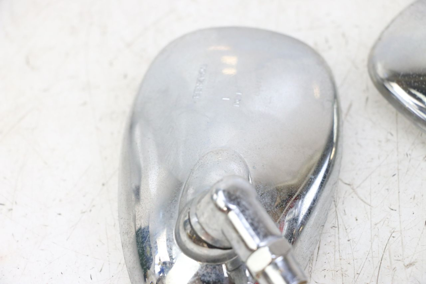 photo de SPECCHI EUROCKA RETRO 50 (2007 - 2014) - Primo piano tecnico