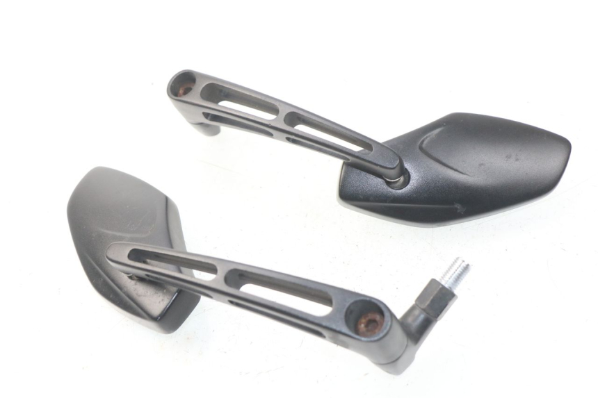 photo de COPPIA SPECCHI RETROVISORI YAMAHA FZ8 800 (2010 - 2016) - Zoom sullo stato d'uso