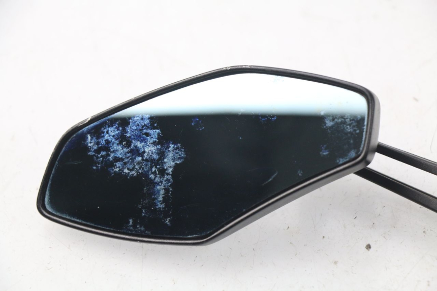 photo de COPPIA SPECCHI RETROVISORI YAMAHA FZ8 800 (2010 - 2016) - Dettagli dei punti di fissaggio