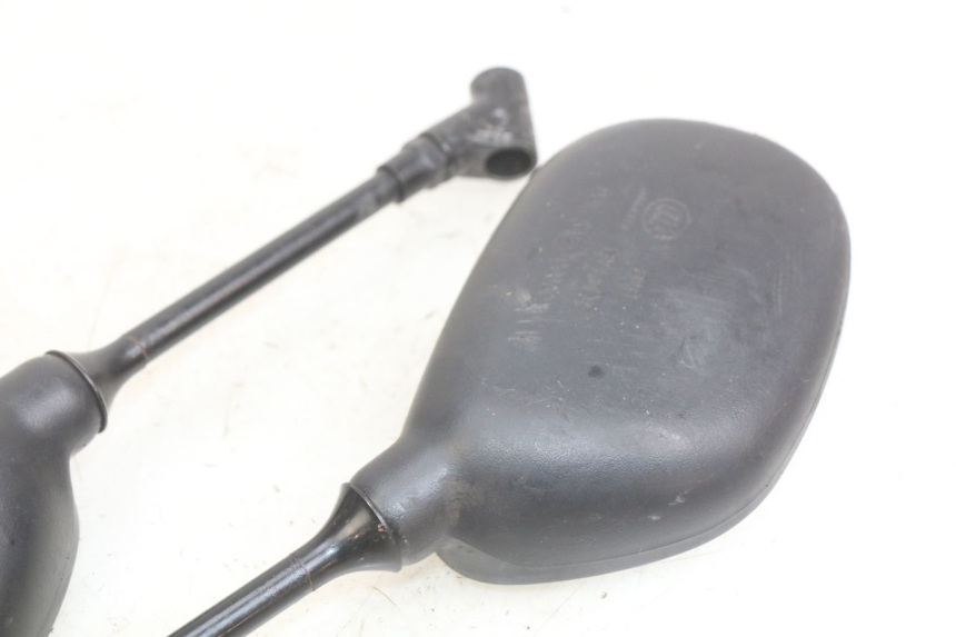 photo de COPPIA SPECCHI RETROVISORI SYM GTS EFI 125 (2012 - 2016) - Altra angolazione