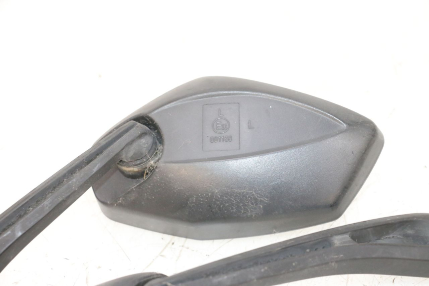 photo de SPECCHI JM MOTORS GTS 125 (2015 - 2019) - Dettagli dei punti di fissaggio