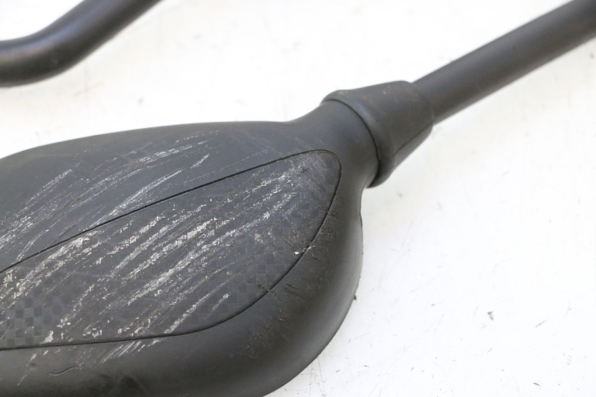 photo de COPPIA SPECCHI RETROVISORI PEUGEOT LUDIX 50 (2008 - 2017) - Stato della superficie e materiale