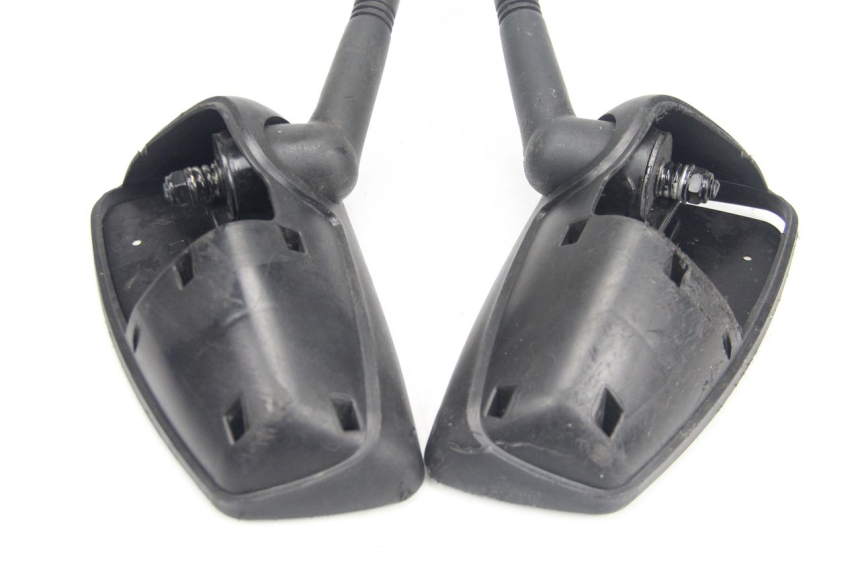 photo de COPPIA SPECCHIETTI PEUGEOT SATELIS 125 (2013 - 2018) - Dettagli dei punti di fissaggio