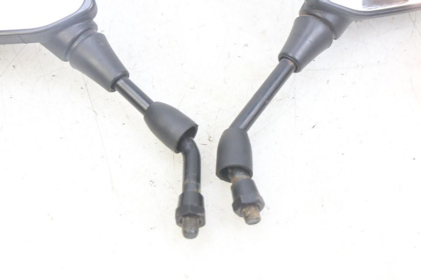 photo de COPPIA SPECCHI RETROVISORI DAELIM VJ ROADWIN FI 125 (2008 - 2017) - Primo piano tecnico