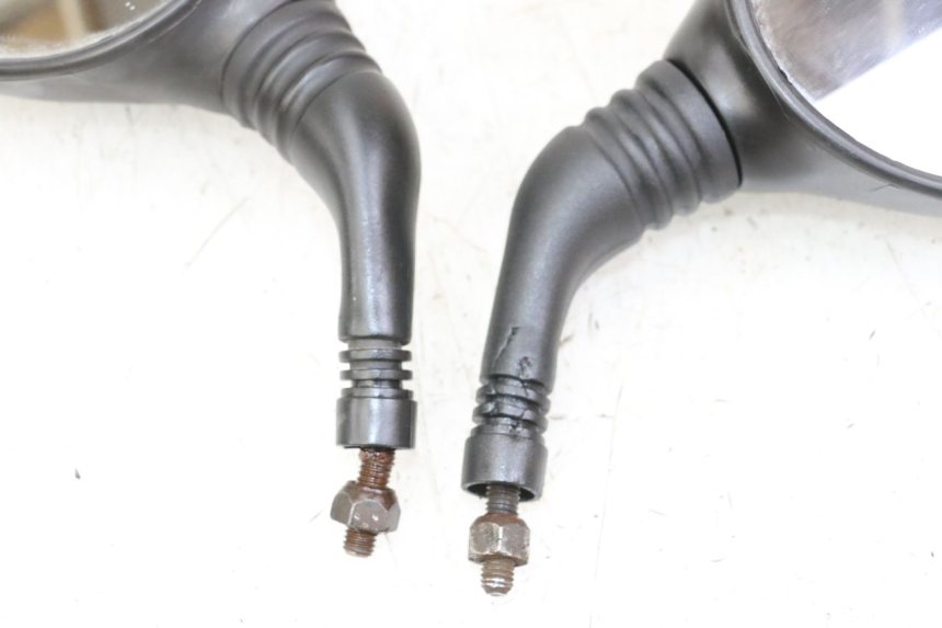 photo de COPPIA SPECCHI RETROVISORI YAMAHA YP MAJESTY 125 (2007 - 2010) - Altra vista dell'articolo