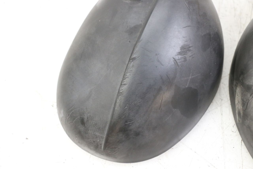 photo de COPPIA SPECCHI RETROVISORI YAMAHA YP MAJESTY 125 (2007 - 2010) - Stato della superficie e materiale