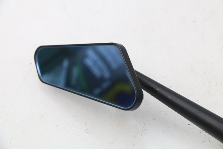 photo de Coppia di specchietti retrovisori KAWASAKI Z Z900 900 (2017 - 2019) - Caratteristiche distintive