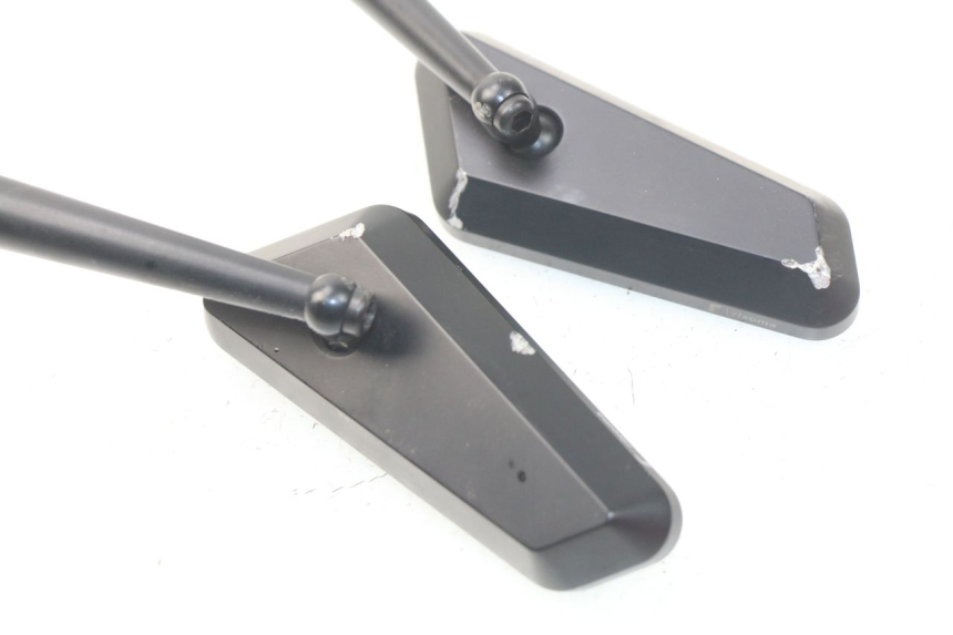 photo de Coppia di specchietti retrovisori KAWASAKI Z Z900 900 (2017 - 2019) - Stato della superficie e materiale