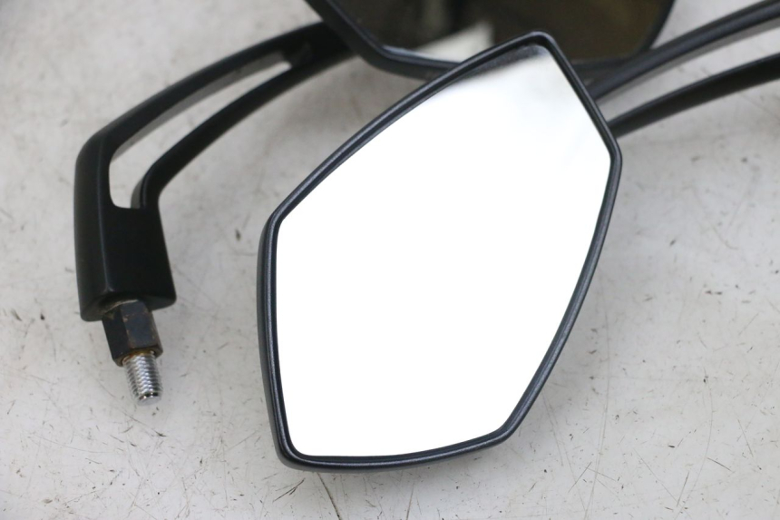 photo de SPECCHI KAWASAKI ZR 7 750 (1999 - 2004) - Zoom sullo stato d'uso