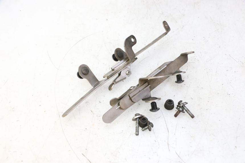 photo de PARABREZZA QUADRO 4 4D 350 (2015 - 2018) - Stato della superficie e materiale