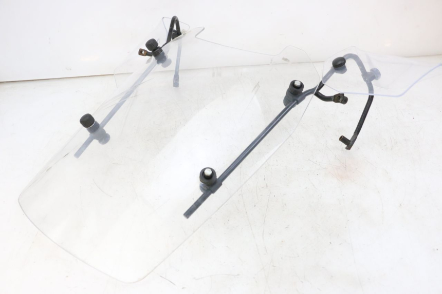 photo de PARABREZZA PEUGEOT E-VIVACITY 1 (2012 - 2018) - Dettagli dei punti di fissaggio