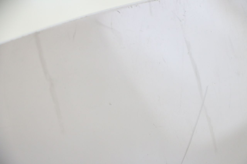 photo de PARABREZZA PEUGEOT ELYSTAR 125 (2002 - 2007) - Zoom sullo stato d'uso